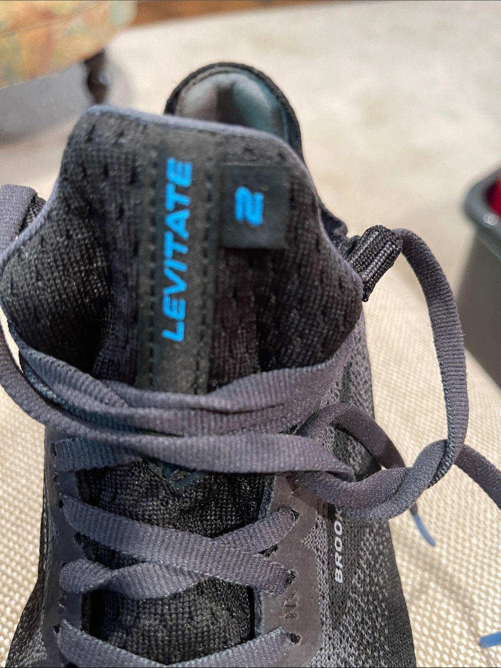 Brooks Men's Black Knit Running Shoes Levitate 2 - Picture 4 of 5